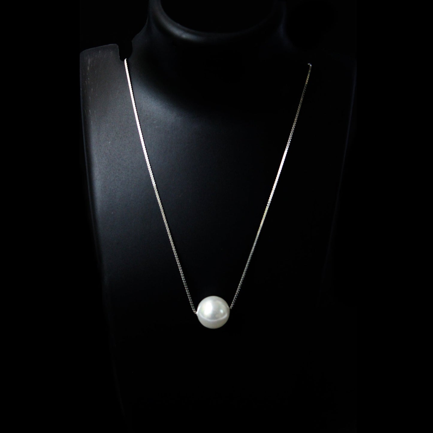 Anushka Sharma Moonlight Pearl Set